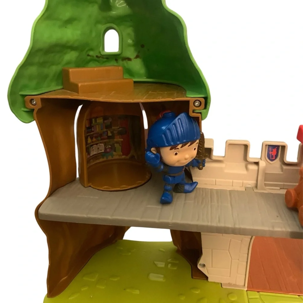 Mike The Knight Adventure Castle Playset with Figures